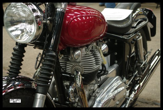 OK - so for an Enfield it has one cylinder too many, but it still looks pretty.